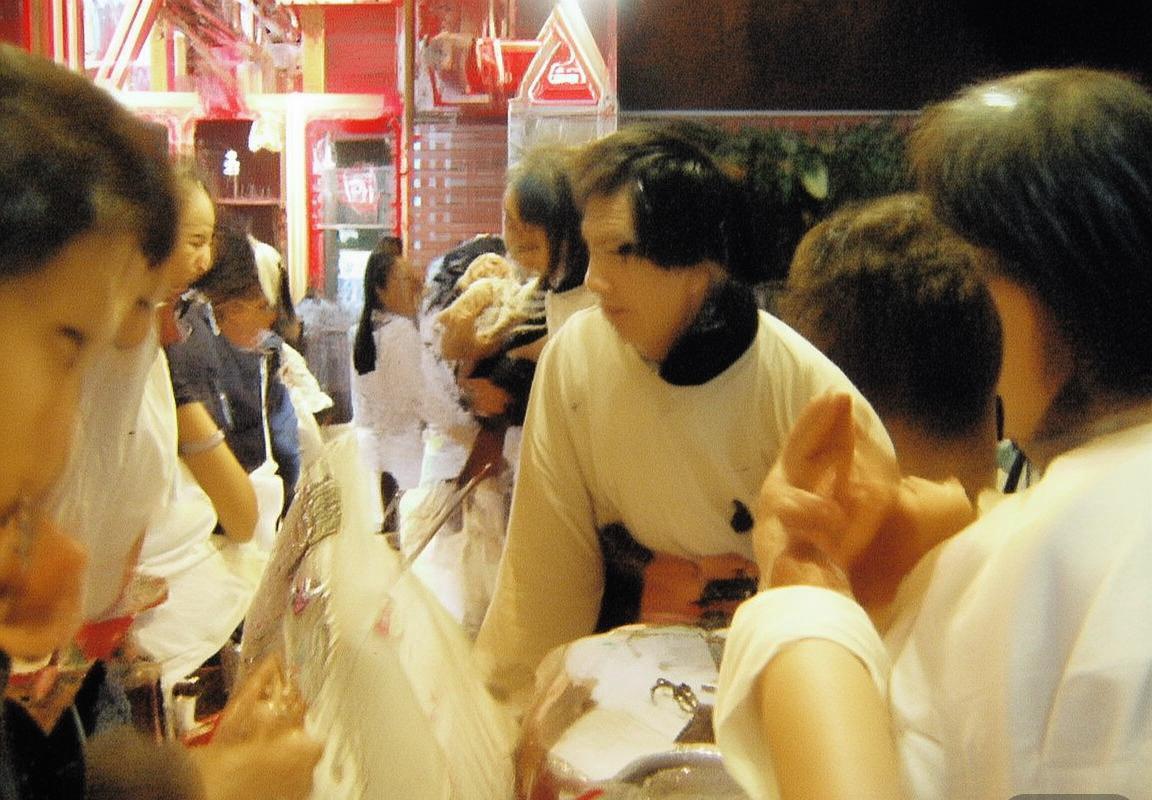 凯尔特人总经理布拉德·史蒂文斯如何利用到期合同运作三方交易，实现季后赛关键补强？